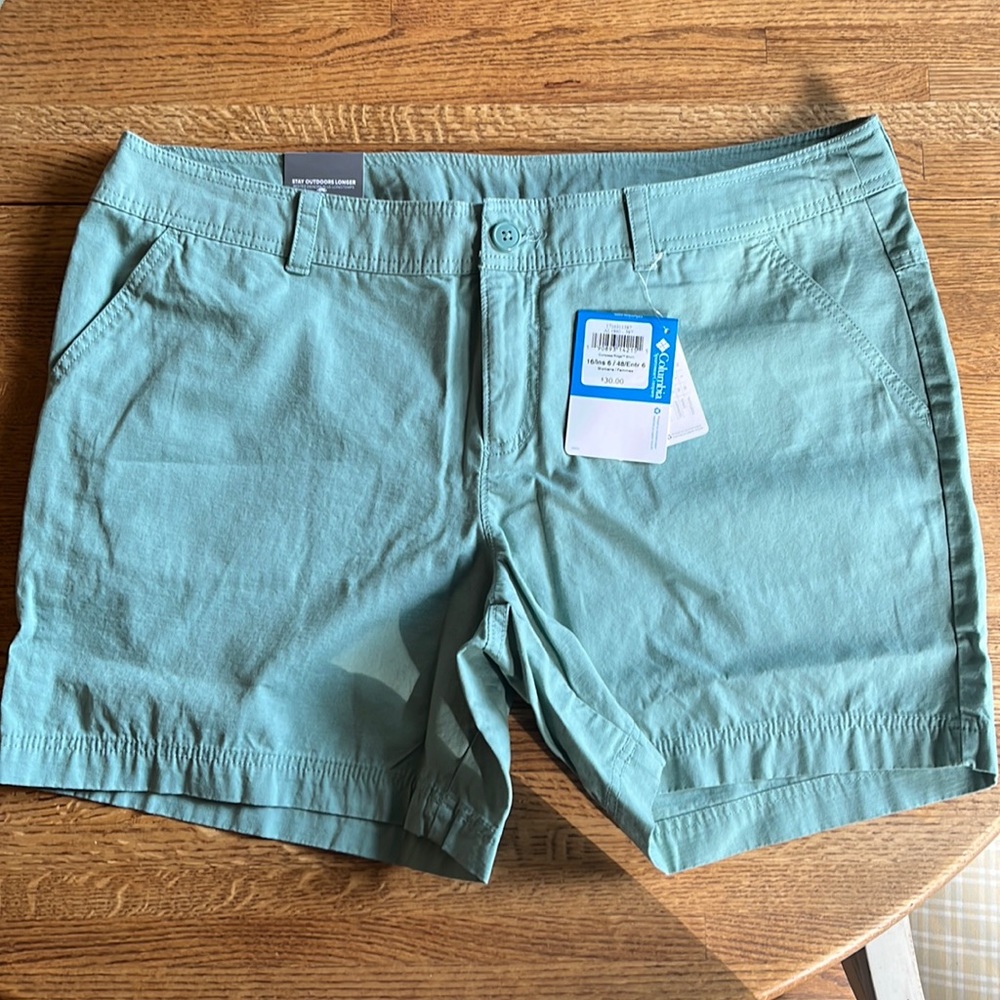 Columbia Compass Ridge Shorts size 16
